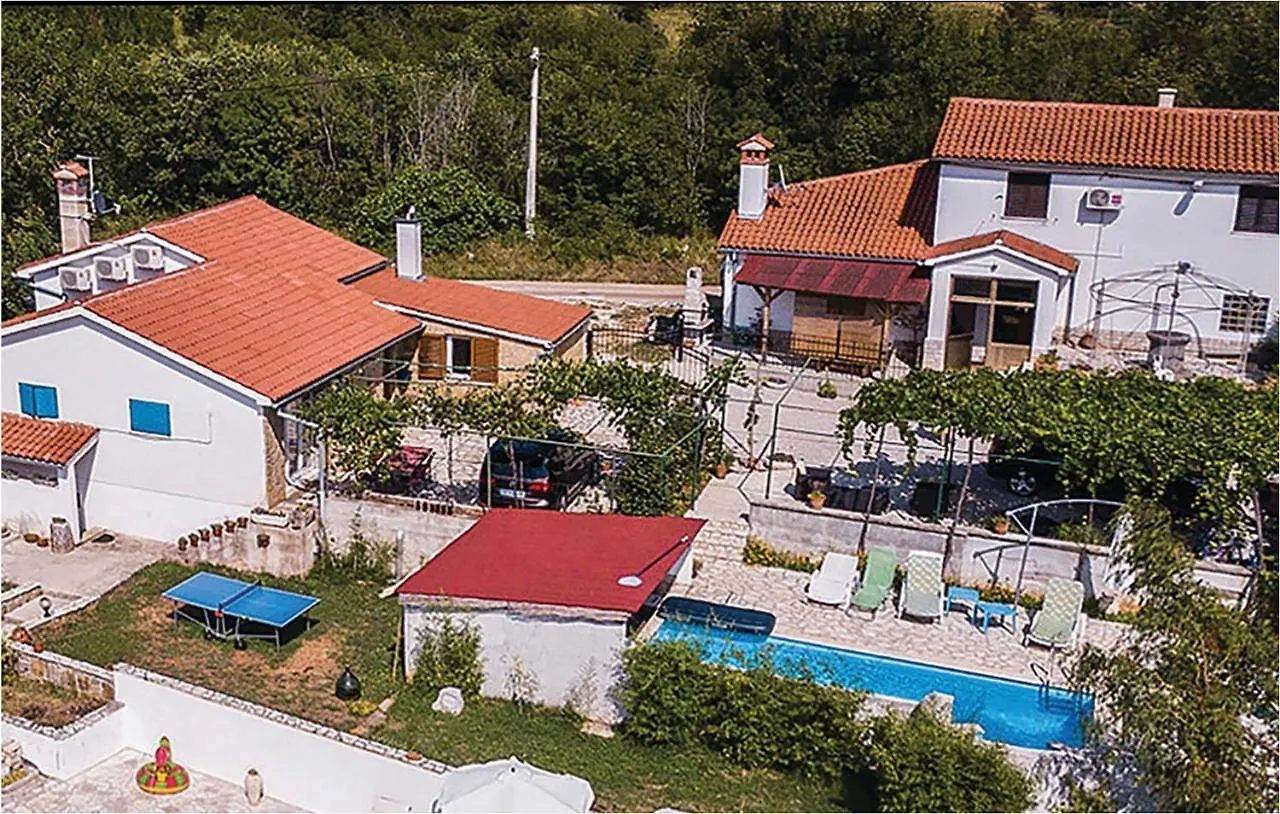 3 Bedroom Stunning Home In Snasici Mali Turini 0*,