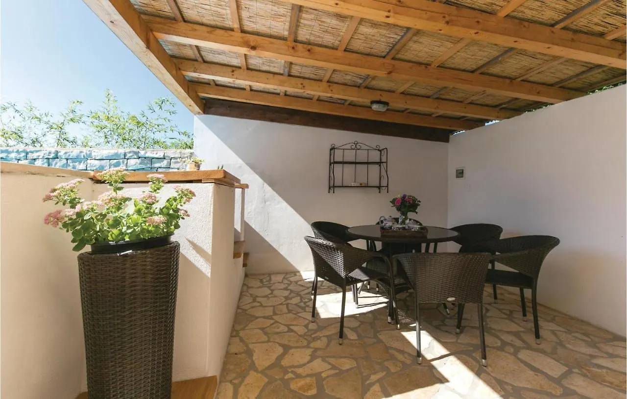 3 Bedroom Stunning Home In Snasici Mali Turini Holiday home