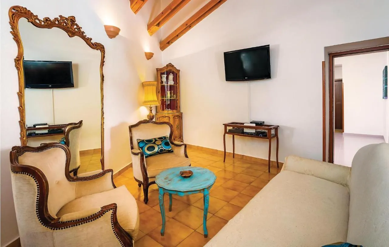 3 Bedroom Stunning Home In Snasici Mali Turini Holiday home