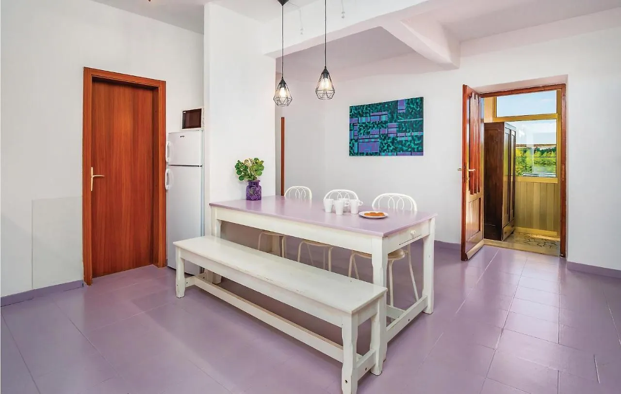 3 Bedroom Stunning Home In Snasici Mali Turini