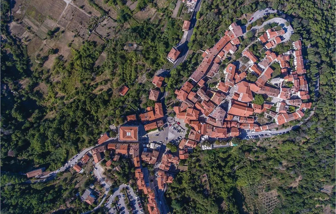 3 Bedroom Stunning Home In Snasici Mali Turini Croatia