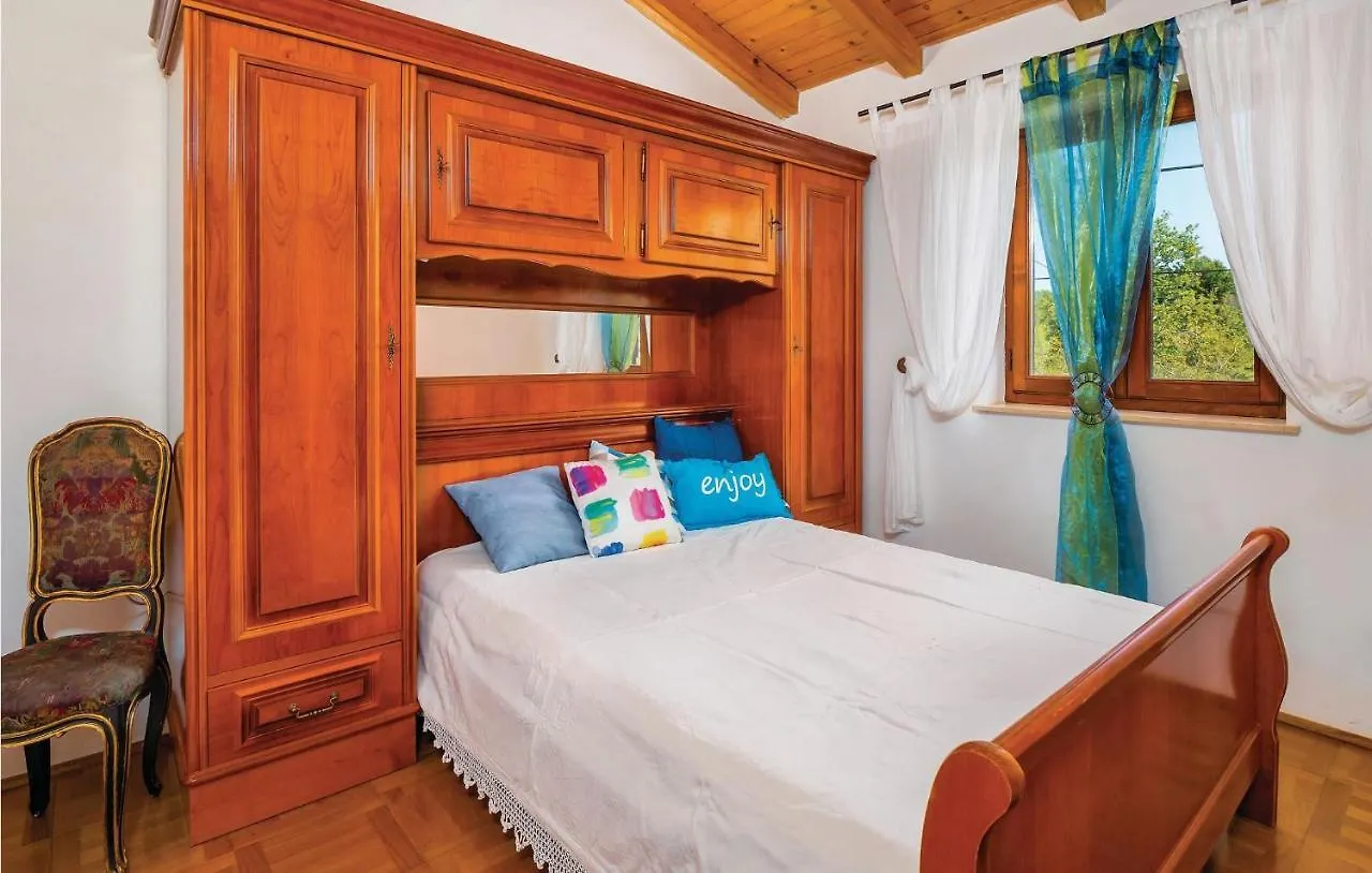 Holiday home 3 Bedroom Stunning Home In Snasici Mali Turini Croatia